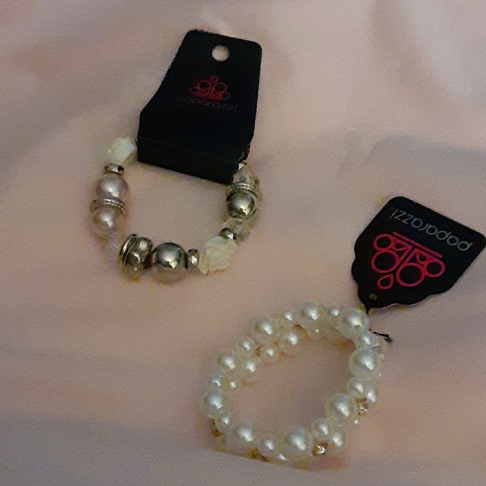 Paparazzi jewelry bracelets - Picture 1 of 1